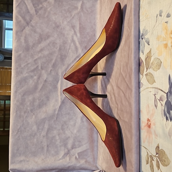 Calvin Klein Dolly Burgundy Suede Heels 10M - Picture 2 of 5